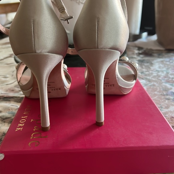 Kate Spade ( FREYA ) SIZE 10 M color CHAMPAGNE - Picture 2 of 8